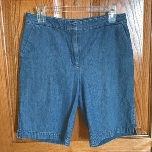 Classic elements petite jean Bermuda shorts.